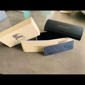 FLASH SALE !!! Burberry LUXURY case